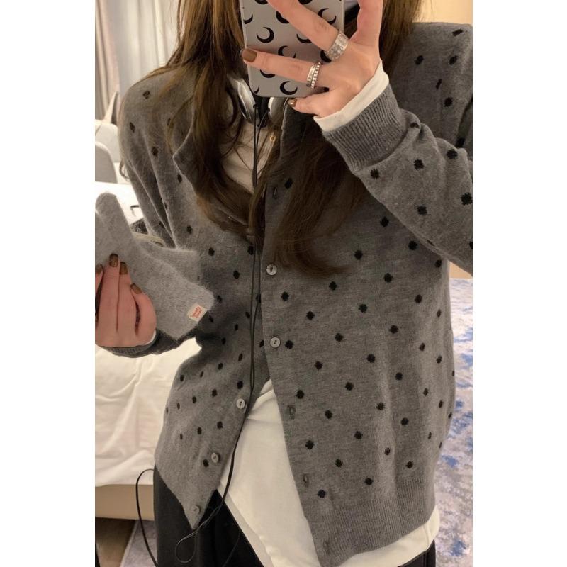 Polka dot knitted sweater women's new autumn and winter stacked wear design sense slim and thin cardigan long-sleeved sweater top