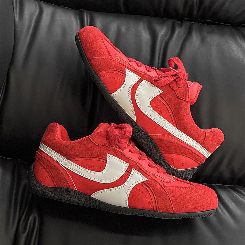 

Classic black German training shoes men s 2025 spring and summer new niche retro flat bottom color matching couple casual sports shoes 44 червоний