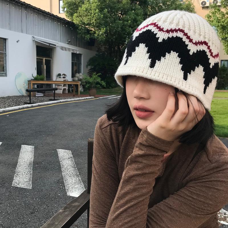 

Вязаные шапки для женщин с нишевым чувством дизайна на осень и зиму Шерстяные шапки для тепла и защиты от холода и холодные головные платки M（56-58cm）