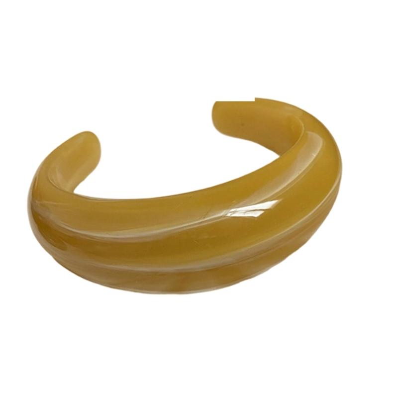 

Fashionable Resin Clear Bangle Feminine Florals Designs Versatile Accessory Comfort Fit Casual or Formal Wear