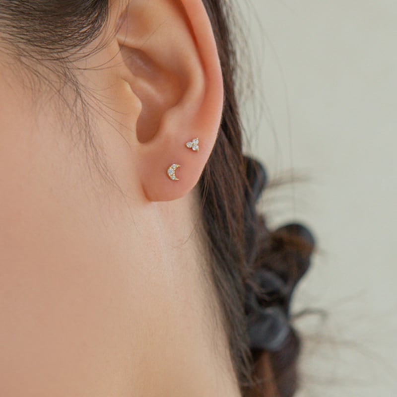 LUNNE 14k Nail Moon Mini Cubic Piercing Earrings (14k Gold) S15