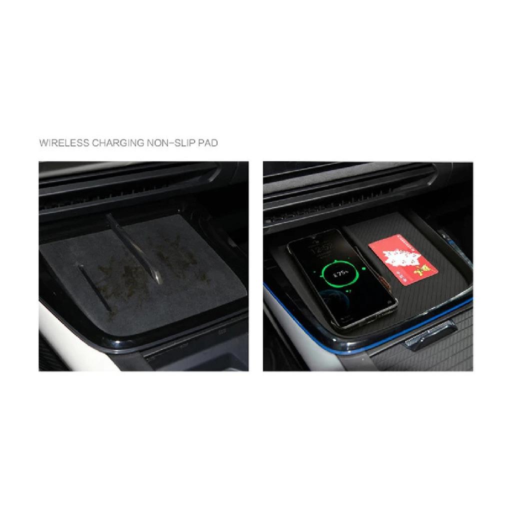 For Lynk & Co 08 Car Styling Central Control Wireless Charging Silicone Pad Central Storage Dustproof Mat Auto Acccessories