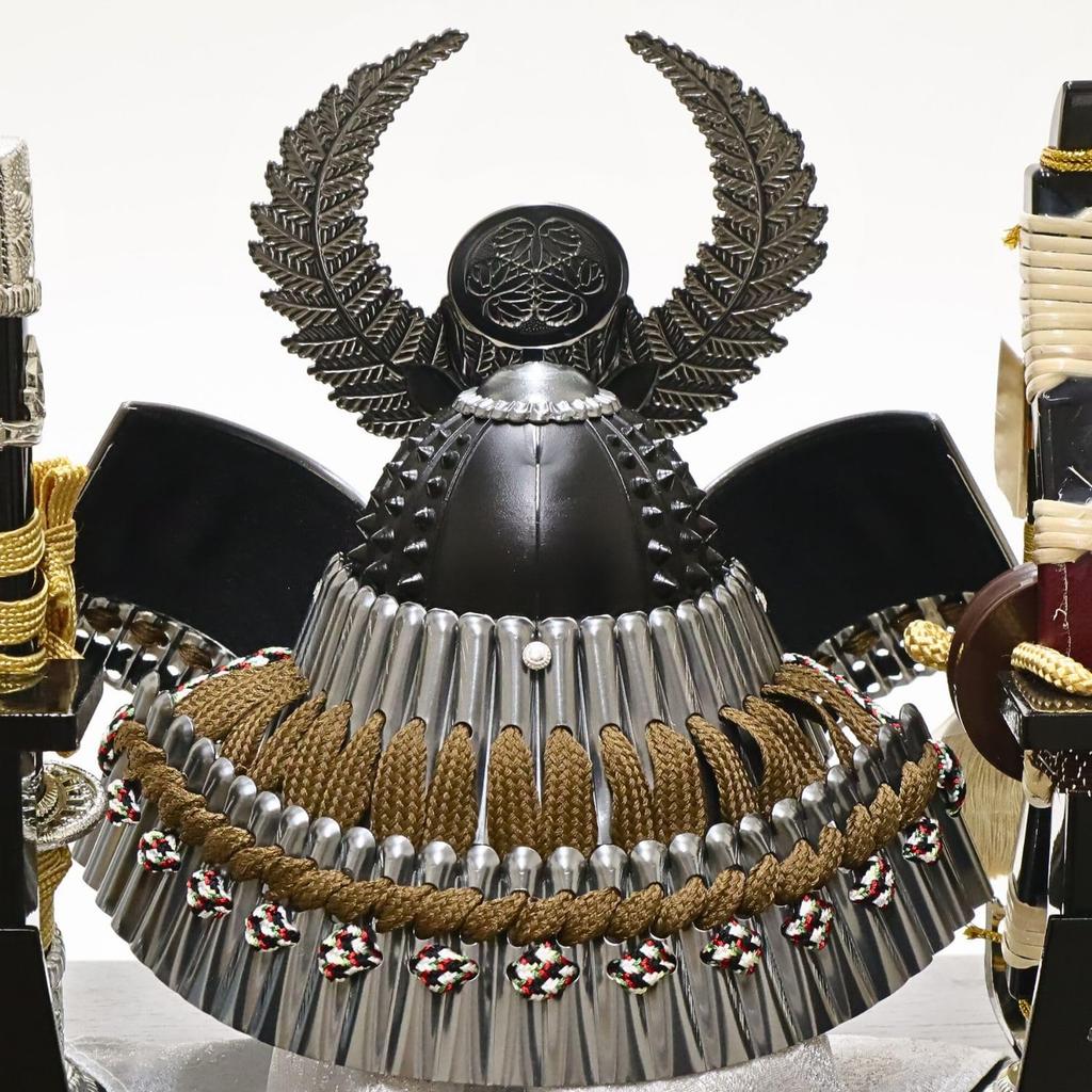 May Festival Doll, Helmet Case Display, Samurai, Mononofu, Tokugawa Black & Silver, Width 28cm x Depth 23cm x Height 32cm, WG0714