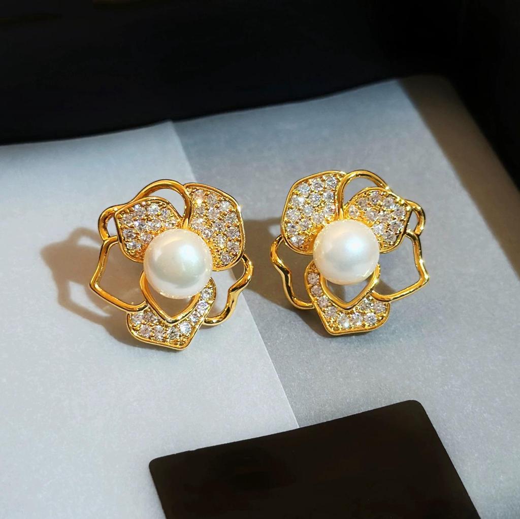 Korean-Japanese Style Flower Stud Earrings with Diamond and Pearl Inlays