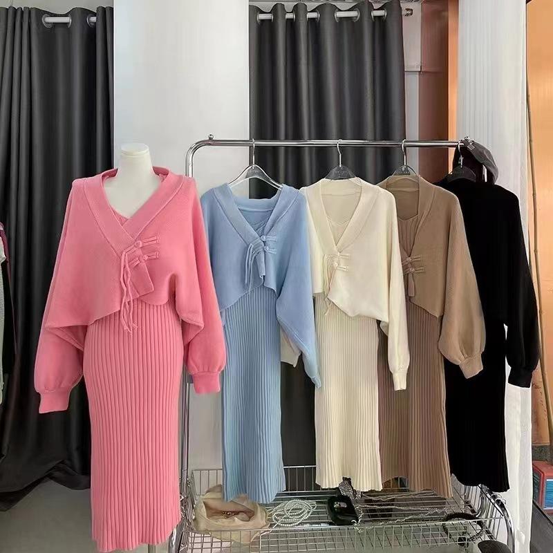 Ensfarvet V-hals Strikket Dress Dame 2025 Høst og Vinter Mild Langermet Cardigan Topp Allsidig Løs Genser Medium og Lang Skjørt