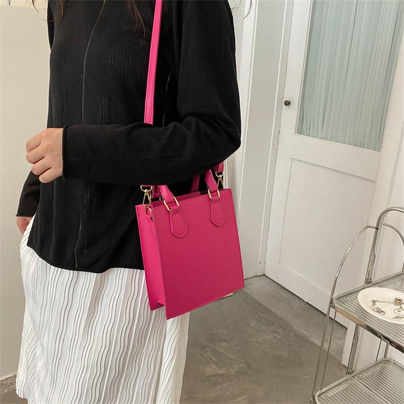 Stylish Pu Leather Women's Black Shoulder Bag 2023 Trendy Small Square Handbag