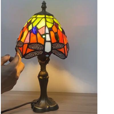 Lampă de masă mică Decorație Estetică Retro Vitraliu Abajur în stil Tiffany Lumină Floarea-soarelui Libelulă Trandafir design 13,4" înălțime
