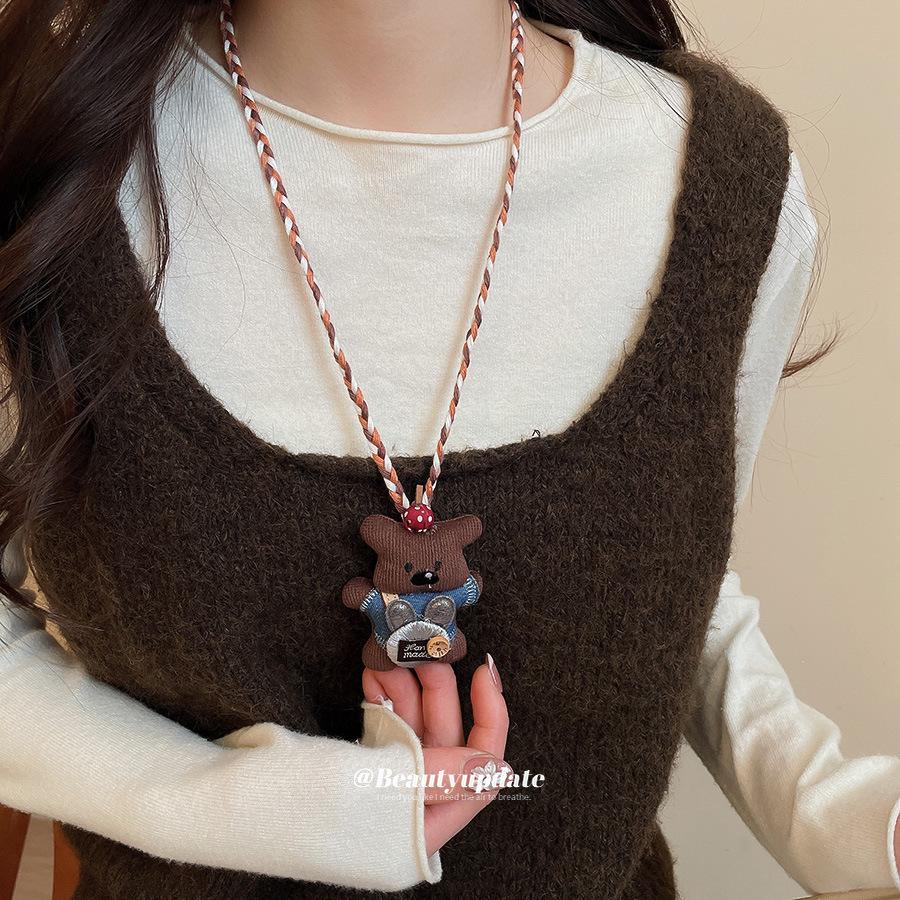 Retro Cartoon Bear Pendant Necklace for Women - Vacation Style Fashion Statement