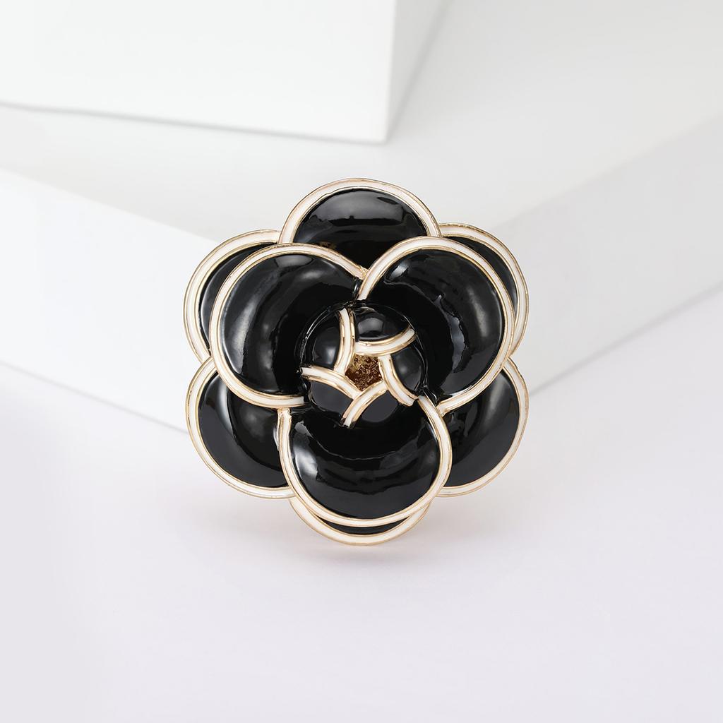 Elegant Enamel Camellia Brooches for Women Unisex Pearl Plant Pins Event Party Backpack Luxury Gift Decoration Clothes Accessory