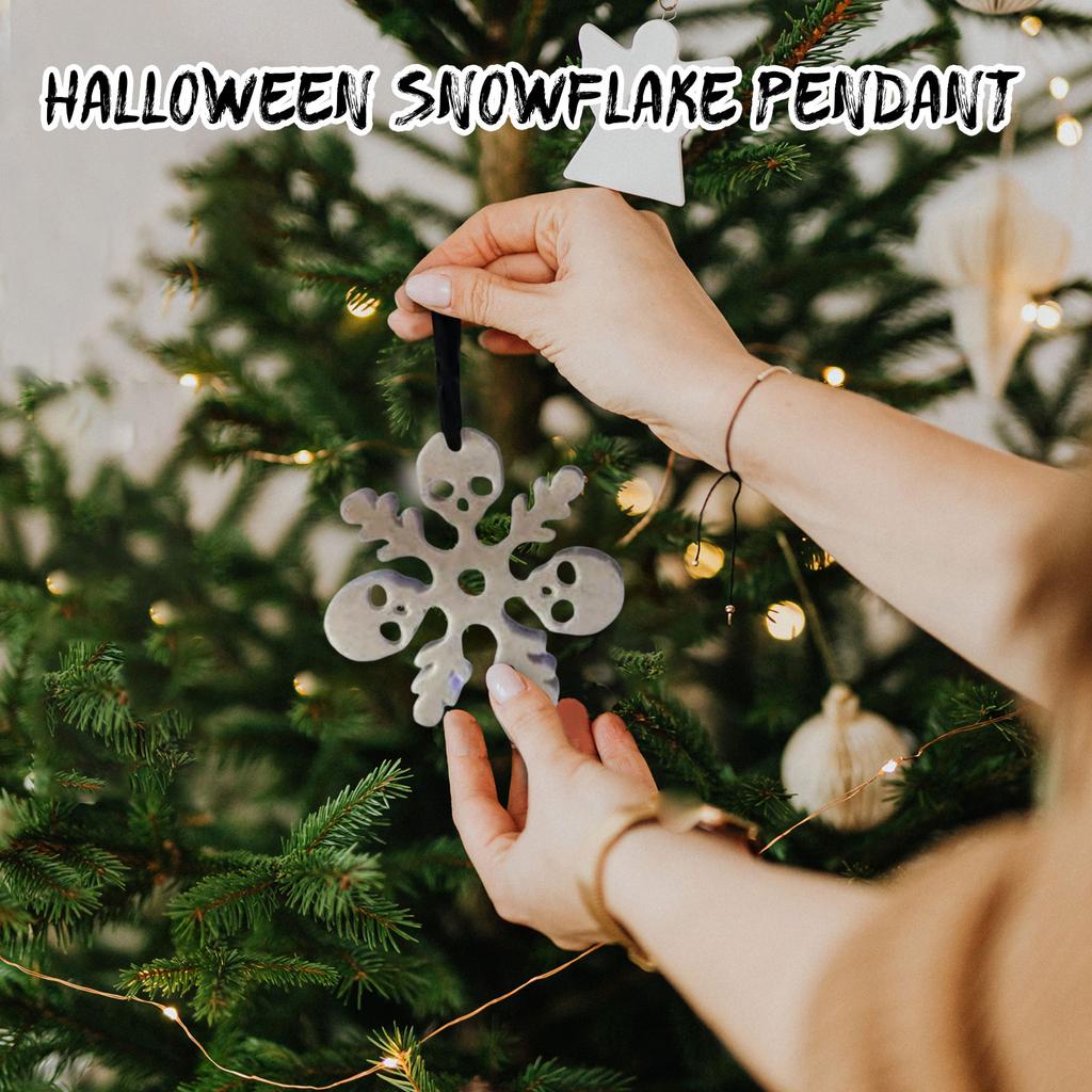 Skeleton Snowflake Tree Jewelry, With A Shape Paired With Snowflake Patterns, Suitable For Decoration And Adding A Unique Festive Atmosphere.