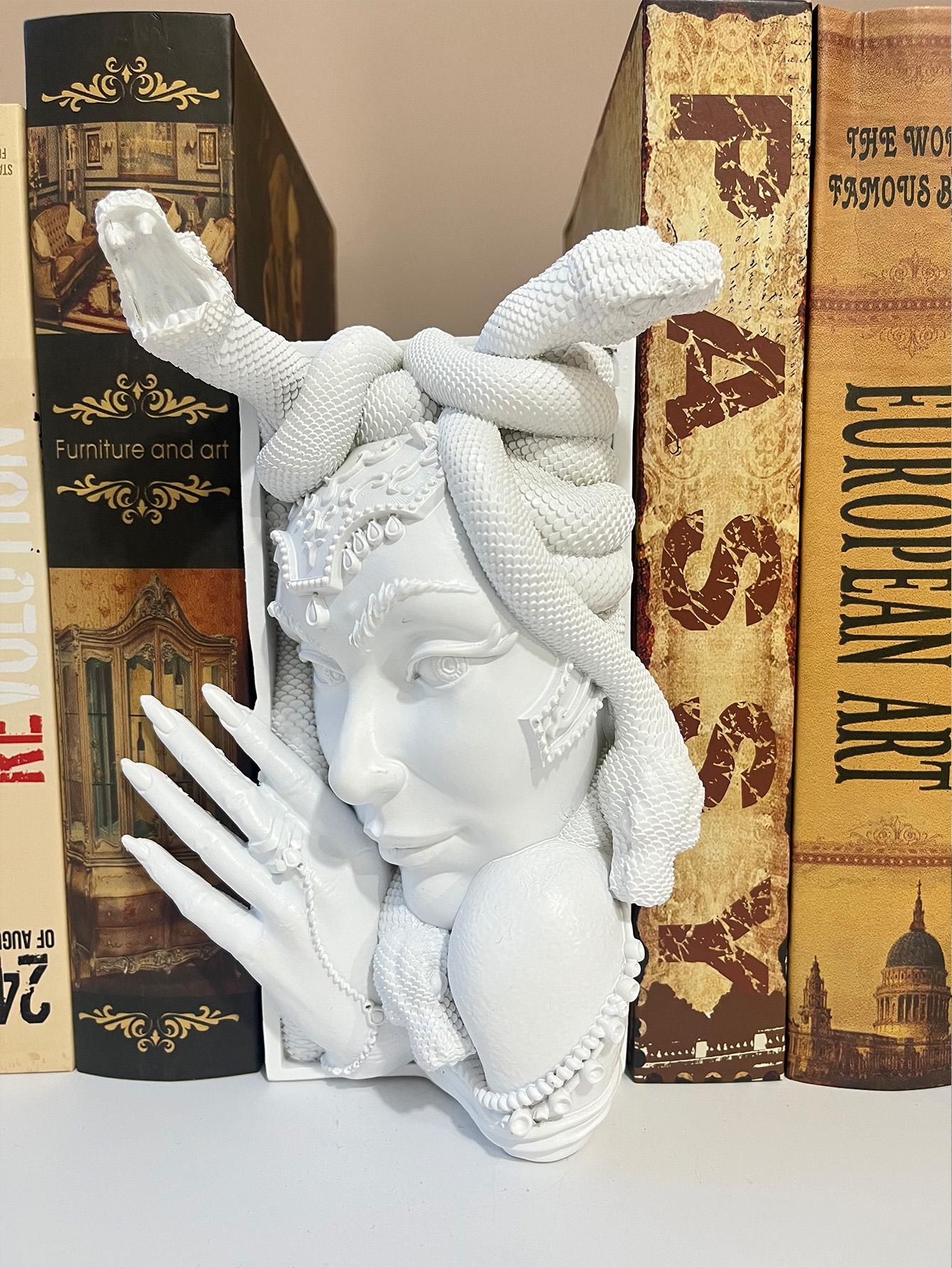 1pc Fantasy Bookshelf Decoration Medusa Book Corner Bookends-Book Lover s Gift-Desktop Decorative Ornament