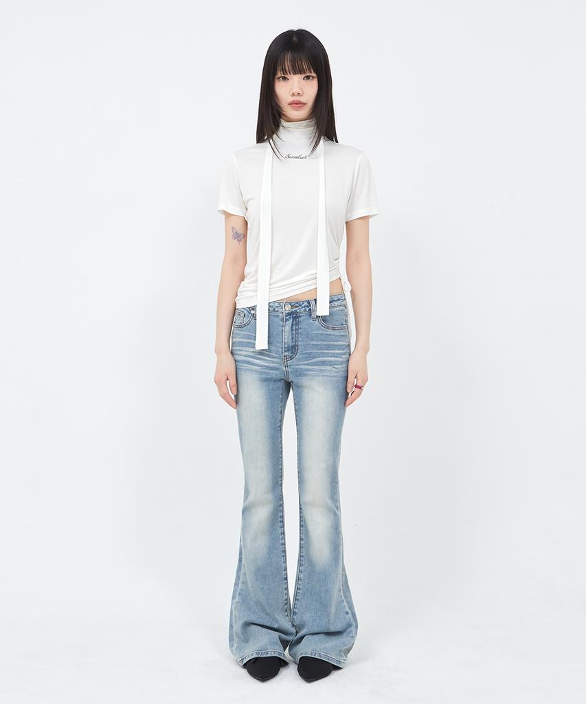 Sekeondeusolteu Shirred Choker Half-Neck T-Shirt (White)