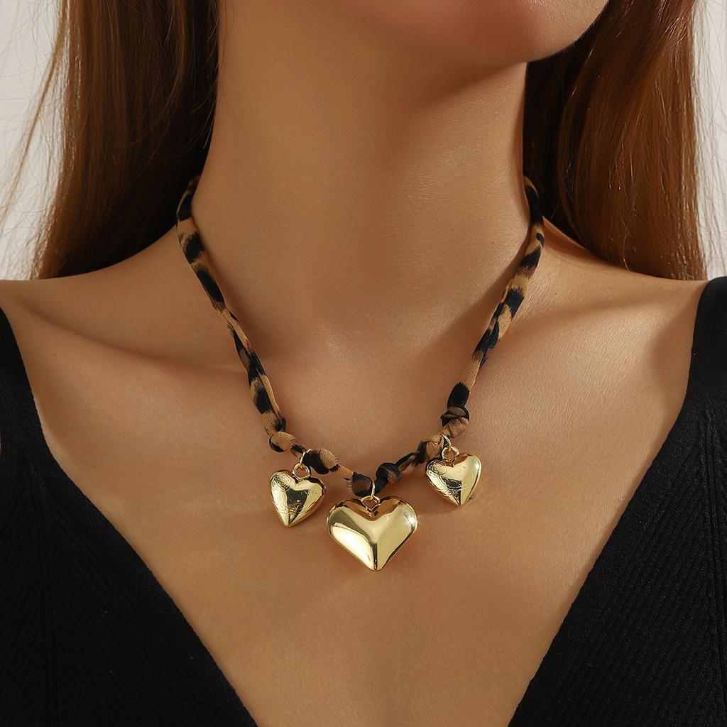 Knitted Colored Rope Necklace, Crystal Heart-shaped Necklace, Fashionable Korean Wave Sparkling Shell Chain Necklace, Women's Fashion Party Gift 25