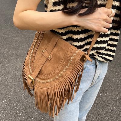 Europäische und amerikanische Retro-Quastentasche Imitat-Wildleder Satteltasche Modische und vielseitige Ein-Schulter-Umhängetasche für Damen