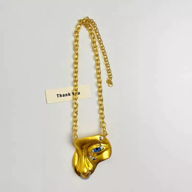 

Fashionable and exaggerated design half-face mask pendant Cuban necklace light luxury retro individual necklace for women Other
