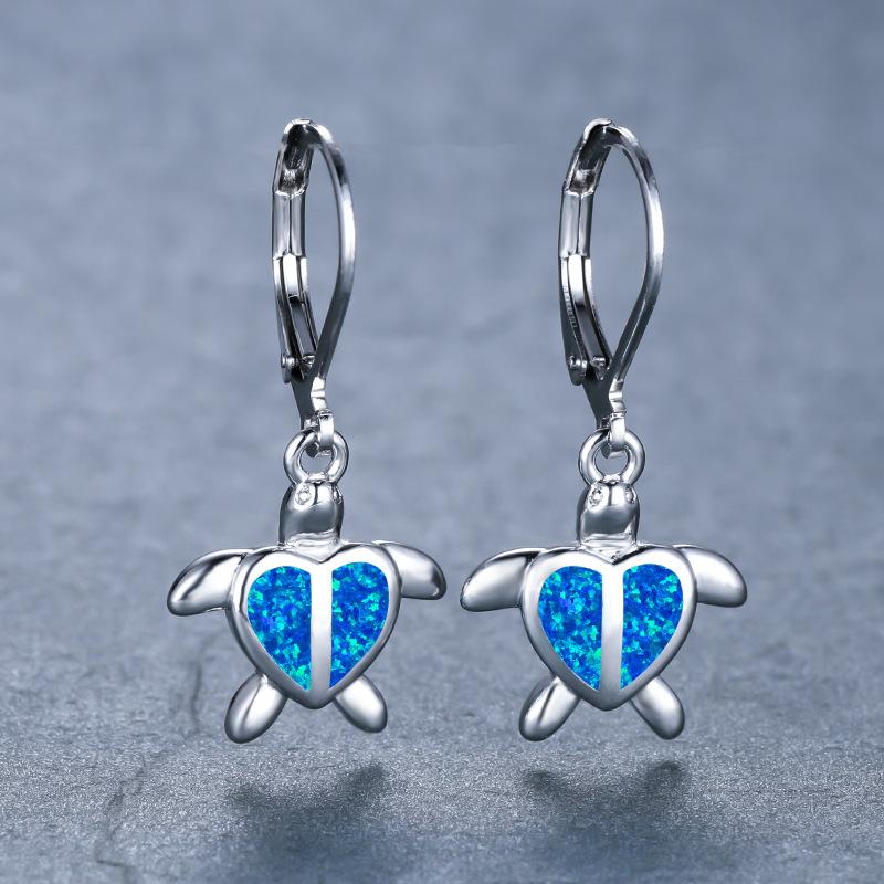 New Light Luxury Style Gold Platinum Heart shaped Blue and White Turtle Ear Buckle for Women