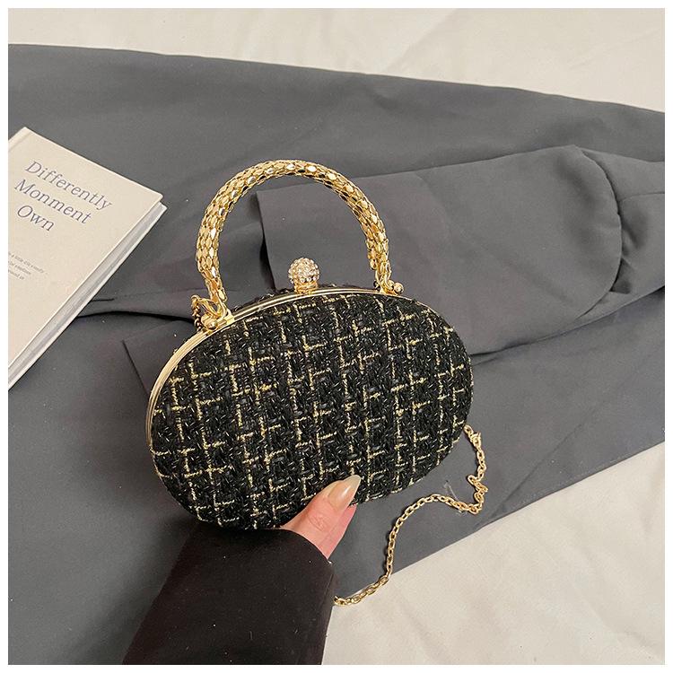 

Новый стильный простой универсальный рюкзак для ужина 2025 года, нишевый дизайн, на плечо, через плечо, портативная женская банкетная сумка чёрный