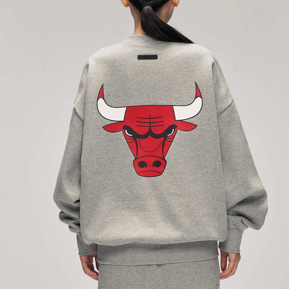 Fear of God Essentials x NBA Bulls Sports Fit Crewneck Concrete Heather Men Tops Grey 192NB256506F