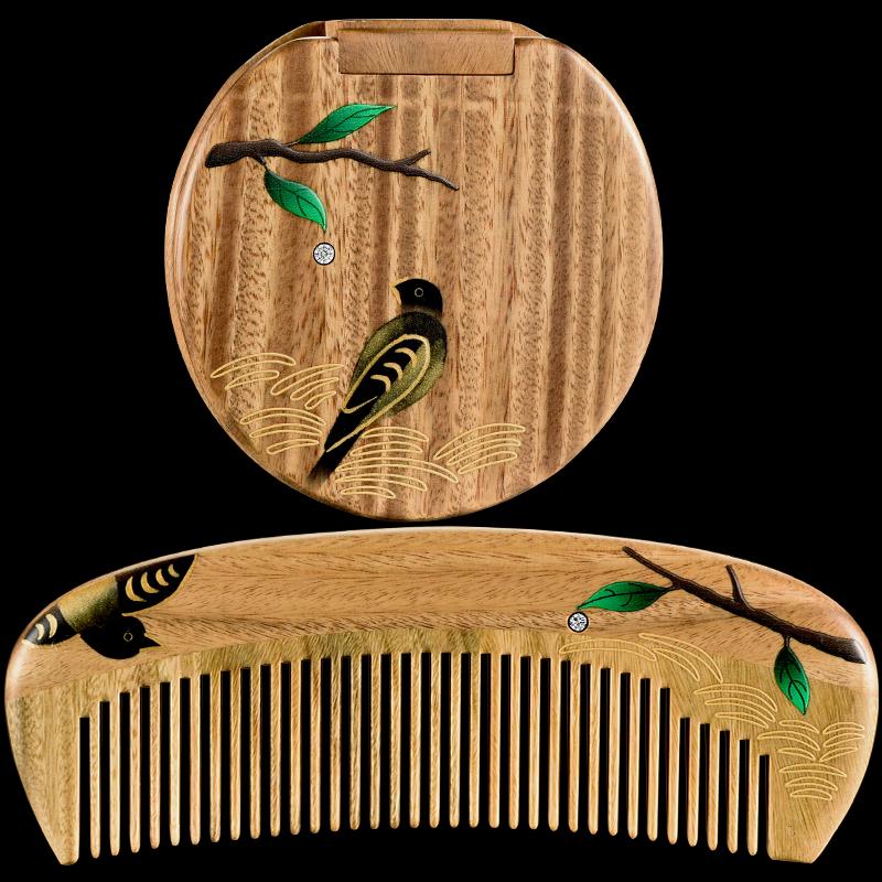 Tan Mujiang Dewdrop Sandalwood Comb & Mirror Gift Set