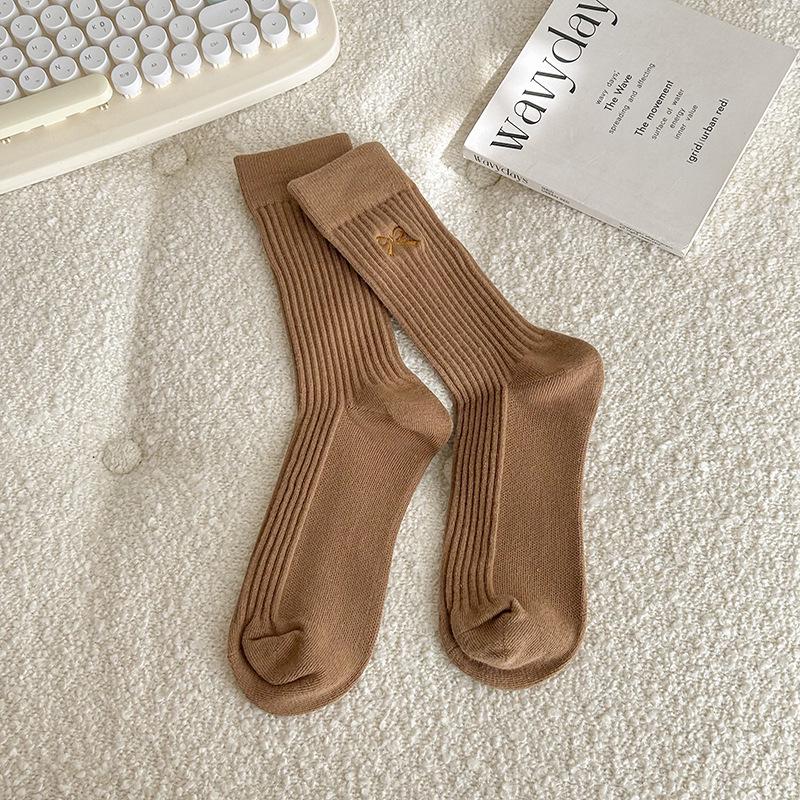 

Women s Bowknot Embroidery Mid-Calf Ribbed Cotton Socks - Autumn/Winter White Striped Scrunch Style One Size кофейный