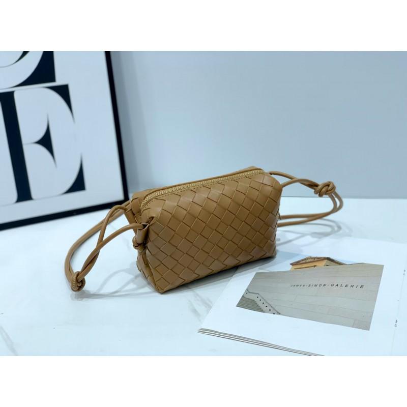 Borsa a Spalla Quadrata Mini Monocolore Tessuta a Mano da Donna Compatta a Tracolla Con Grande Capacità Morbida Pelle PU
