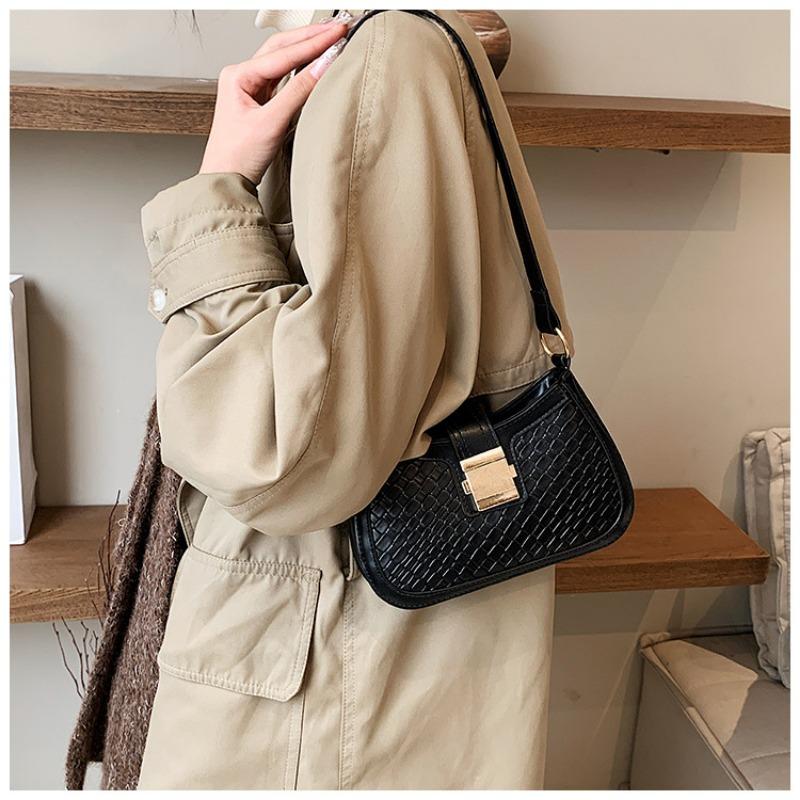 Simple and Fashionable Shoulder Bag, Girls' High-end Underarm Bag, Early Spring New Commuter Texture Versatile Small Square Bag
