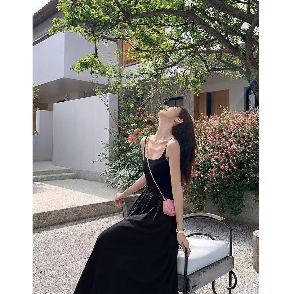 Solid color dress women's new Korean gentle suspender holiday style sweet skirt waist thin temperament long dress