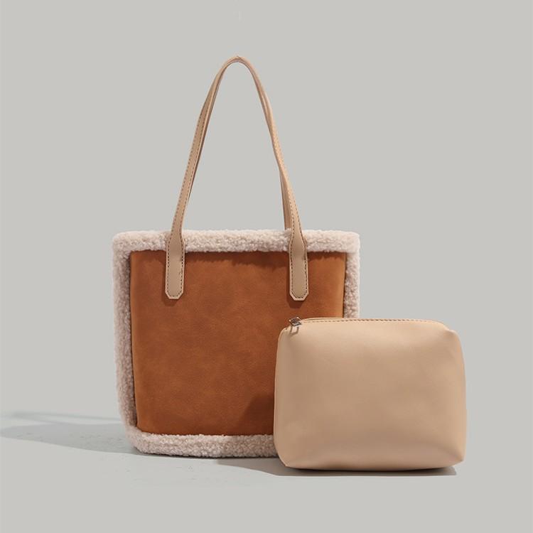 

Сумка из овечьей шерсти женская зима 2025 новая нишевая ретро сумка-тоут модная универсальная одноплечевая сумка трендовая коричневый