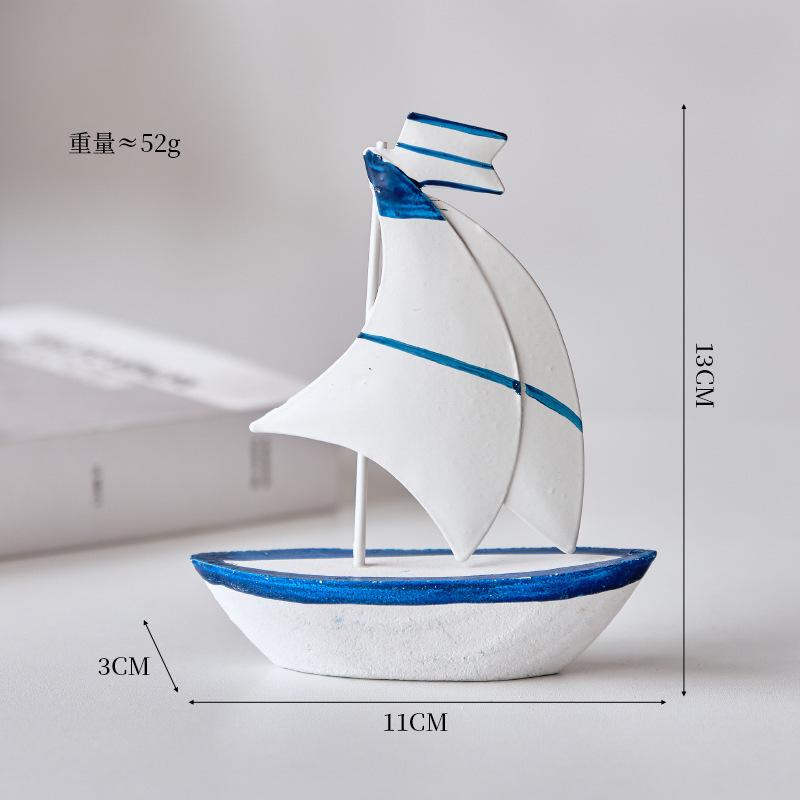 Kleines Boot im mediterranen Stil, eisenbeschichtet, kreatives Heimdekorationsornament, buntes kleines Boot, Mini-Segelboot-Geschenk