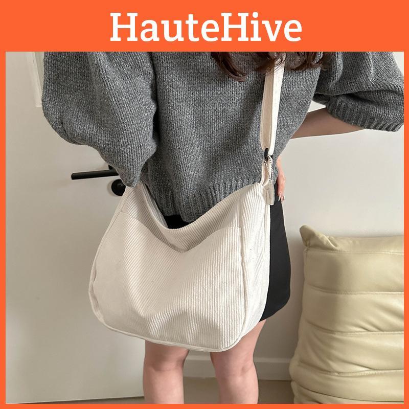 Fashionable Women's Shoulder Bag With Zipper Closure And Phone Pocket