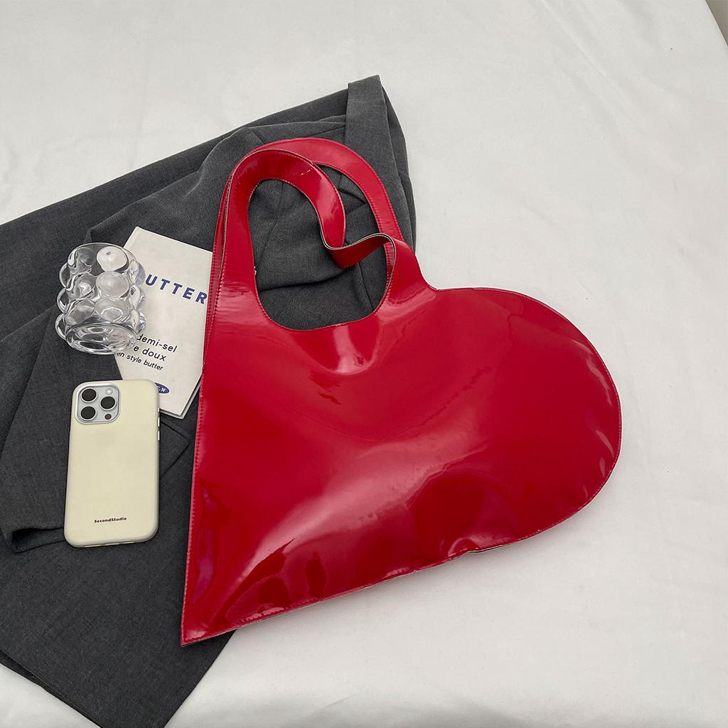 Fashion Shoulder Bag forWomen Unique Heart Shape Lightweight PU Large Capacity Magnetic Closure For Daily Use Travel Photography