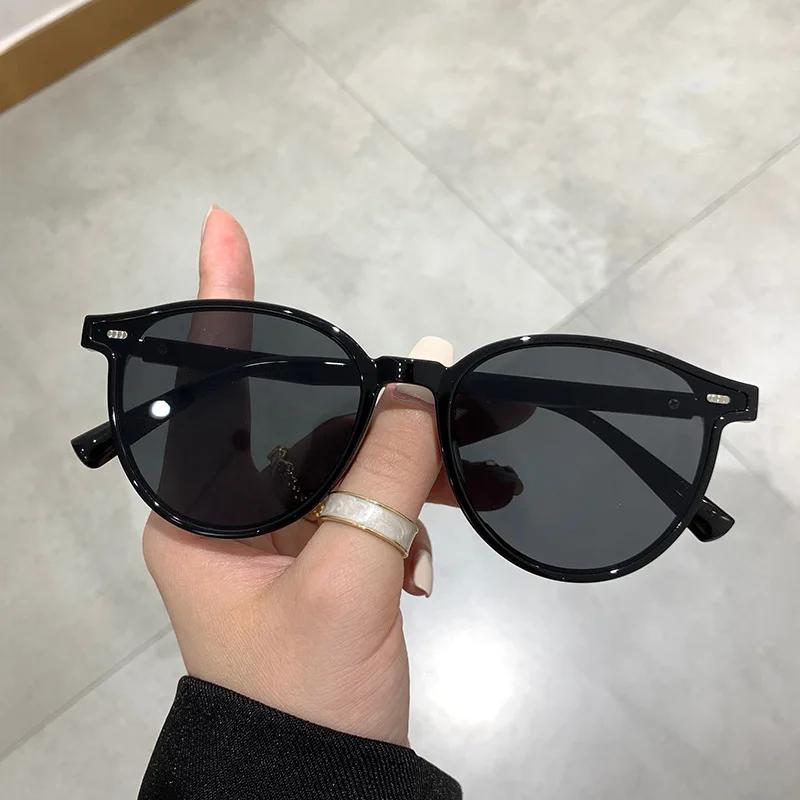 

Classic Narrow Frame Round Rivet Sunglasses ladies For Men Fashion Vintage Sun Glasses Luxury Designer Punk Shades UV400
