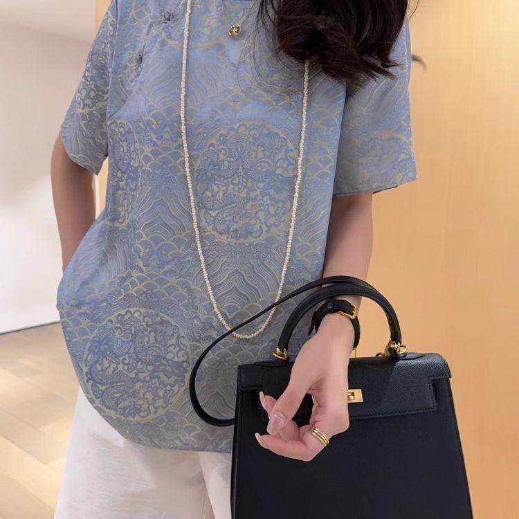 

Летний топ 2025 Летний наряд Универсальный темперамент Синий топ Короткий рукав Наклонная рубашка 3XL (recommended 138-75kg) синий