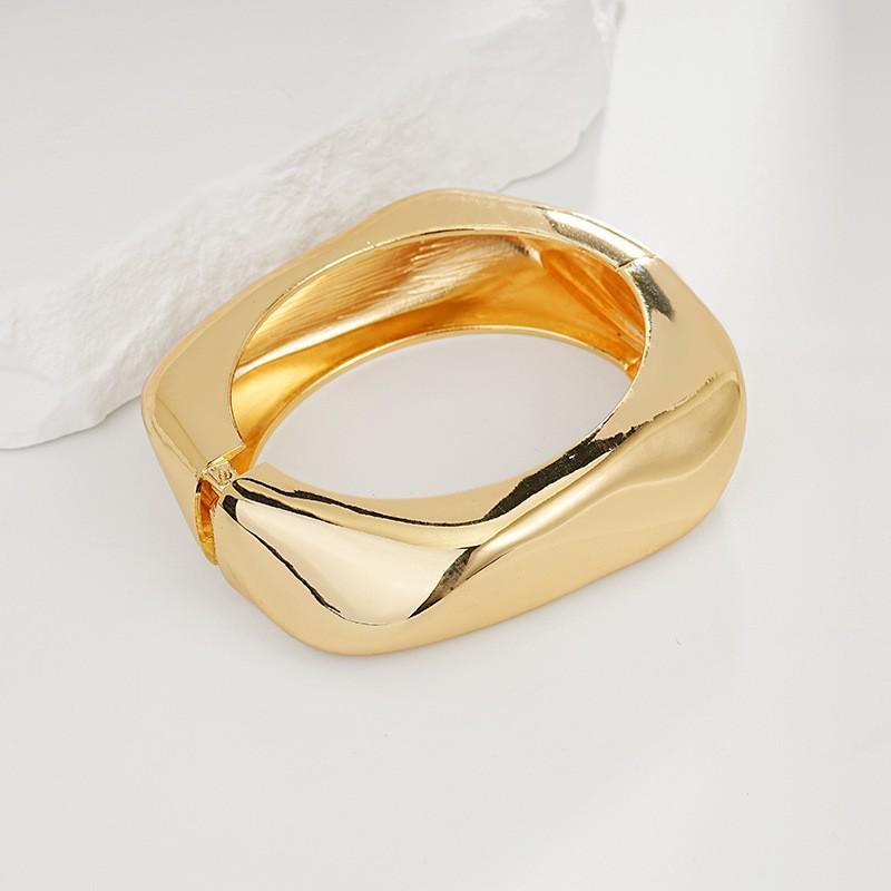 Interlocking Ring Open Bangle - European & American Light Luxury Design for Women