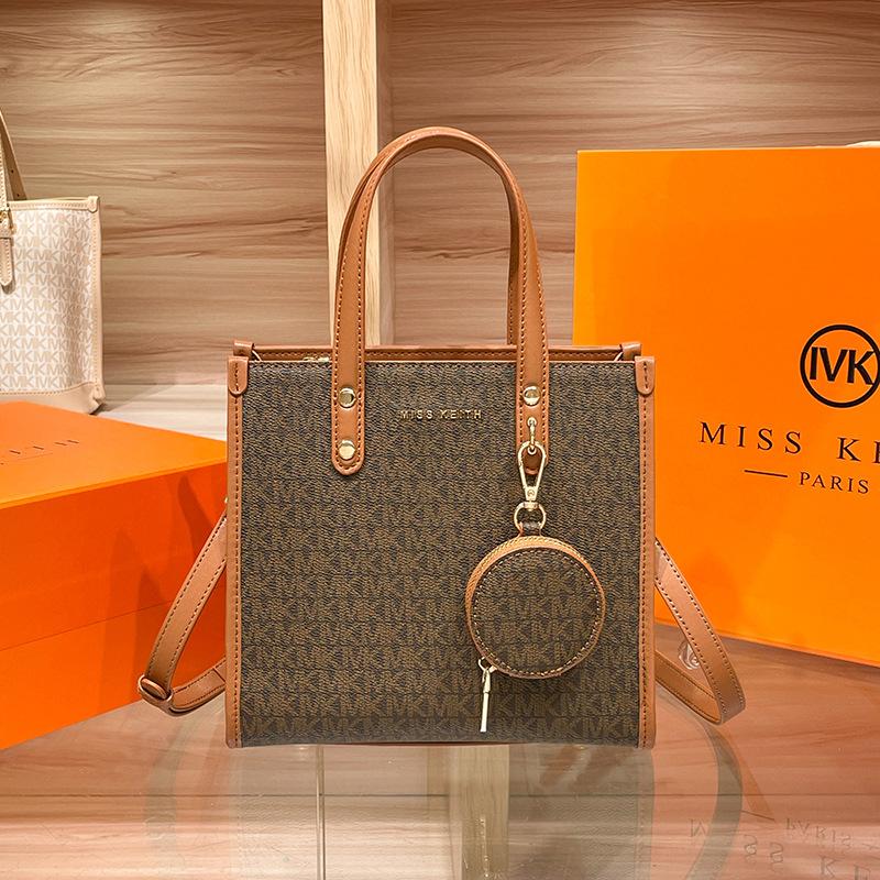2024 Summer New Niche Design High-End Letter Print Handbag for Women, Large Capacity Single Shoulder Crossbody Tote Bag