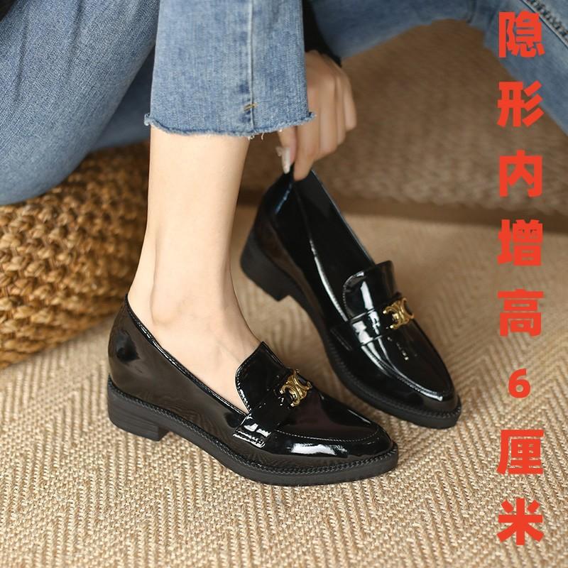 

Остроносые женские новые весенне-осенние туфли на толстом каблуке с внутренней платформой, маленькие размеры 3233, британские туфли для通勤 из маленькой кожи 40