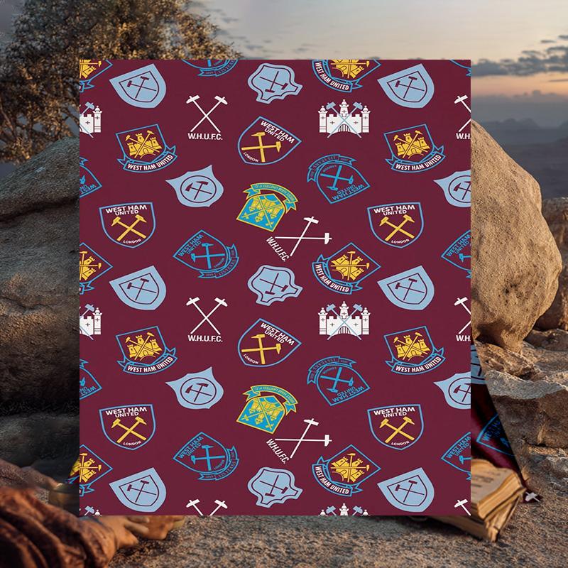 1PC Football Club Emblem Flannel Blanket Gift, Suitable for Both Men And Women, Soft Ideal for Beds And Sofa, Birthday Or Christmas Gift