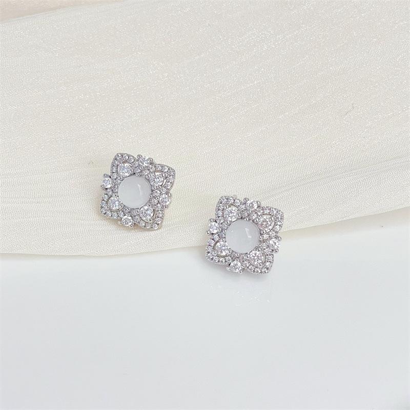 Palace Style Ice Transparent Imitation Chalcedony Flash Diamond Zircon Gourd Stud Earrings Light Luxury High-End Earrings