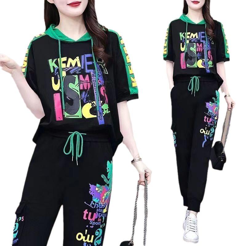 Women's Summer 2025 Hooded Tracksuit: Stylish Loose-Fit Two-Piece with Trendy Print Design.