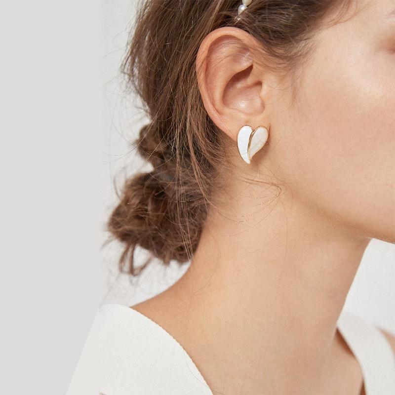 Enamel Heart White Yellow Color Stud Earrings For Women New Girl Wedding Jewelry Lady Temperament Pendientes
