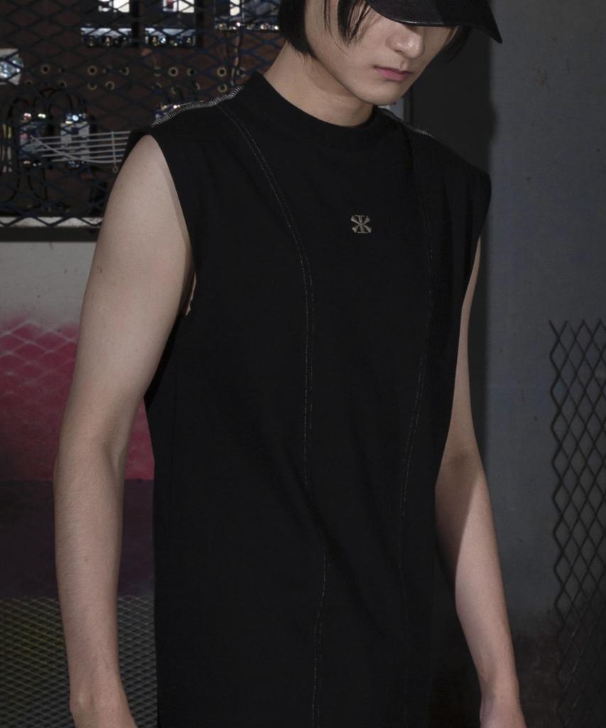 KIMMICK Crevis Stealth Sleeveless (Black)