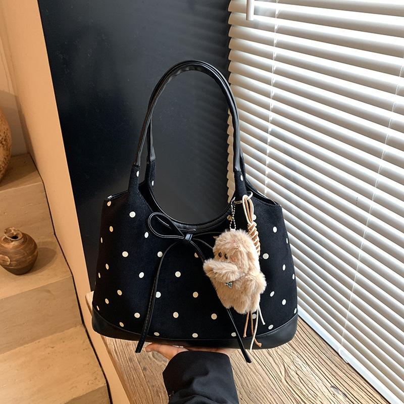 

Fashion new personality trend shoulder bag autumn and winter casual large-capacity bag 2025 women s niche underarm bag Without pendant