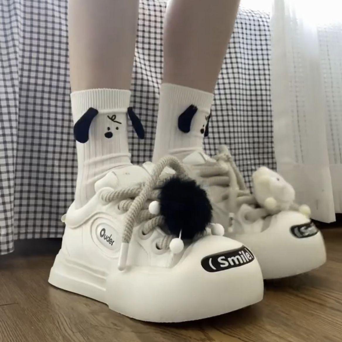 

Маленькие белые туфли женские 2025 весна и лето новые повседневные женские туфли универсальные туфли на платформе маленькие белые маффины парусиновые туфли женские 35