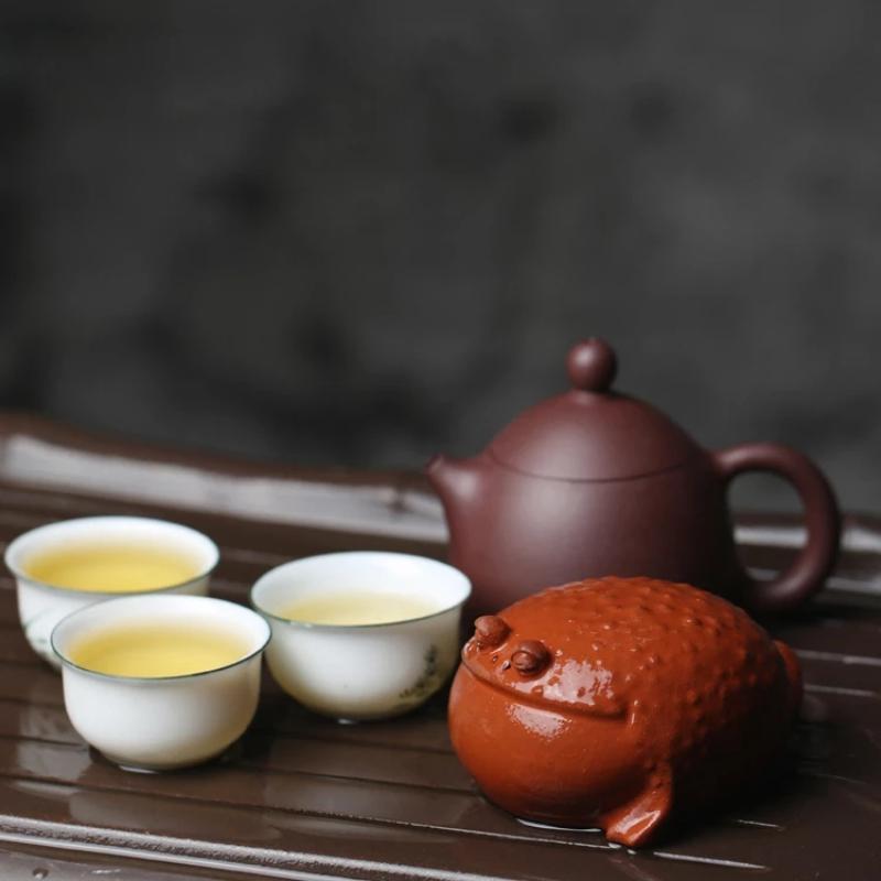 Porcelain 9CM Lucky Frog Statue Tea Pet Zen Coarse Pottery Handmade Chinese Animal Cute Sculpture Home Decor