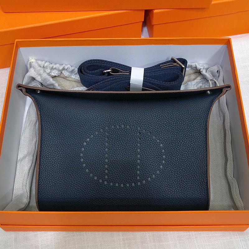 High-end versatile first-layer cowhide bag, dinner plate bag, genuine leather unisex bag, casual shoulder messenger bag.