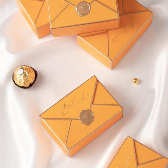 10Pcs Lightweight Candy Box Fine Workmanship Paper Decorative Portable Gifts Candy Case for Wedding