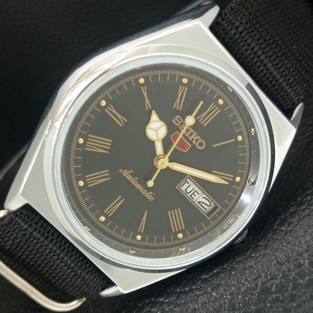 

AUTOMATIC VINTAGE REFURBISHED SEIKO 5 JAPAN MENS ROMAN FIGURE WATCH a442647-1