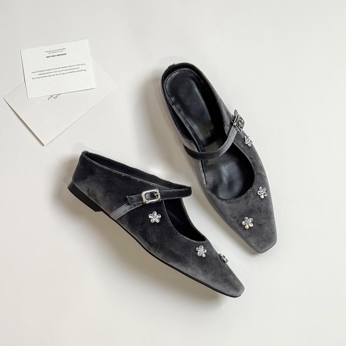 

Французские стразы с цветком, неглубоким горлом, односложной пряжкой, туфли Мэри Джейн для женщин 2025 года, новые маленькие квадратные головки, увеличивающие внутреннюю высоту, классные тапочки 40 серый