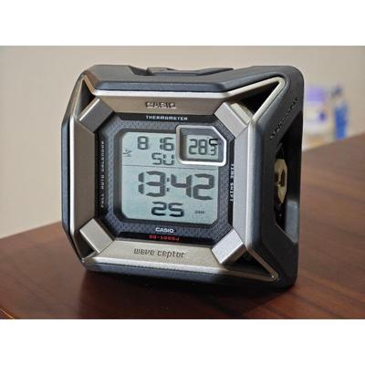 Used Wave Ceptor GQ-1000J Table Clock