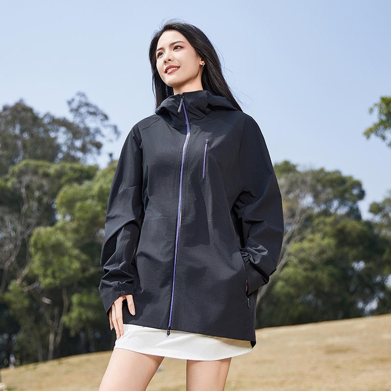 A special seamless and seamless sunscreen clothing, men's and women's pass code pressing sunscreen clothing, outdoor UV protection skin trench coat